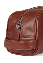 Load image into Gallery viewer, Washbag Kieran Brown