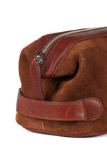 Load image into Gallery viewer, Washbag Suede Leather Steven Cognac